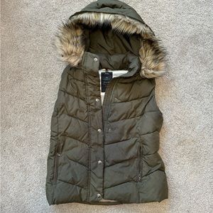 Gap brand olive-ish green vest. Size medium. Like new condition.